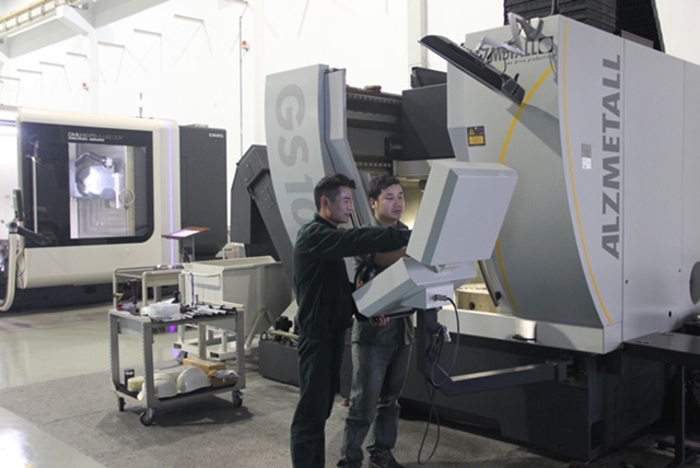 Alzmetall 五轴加工中心投入使用